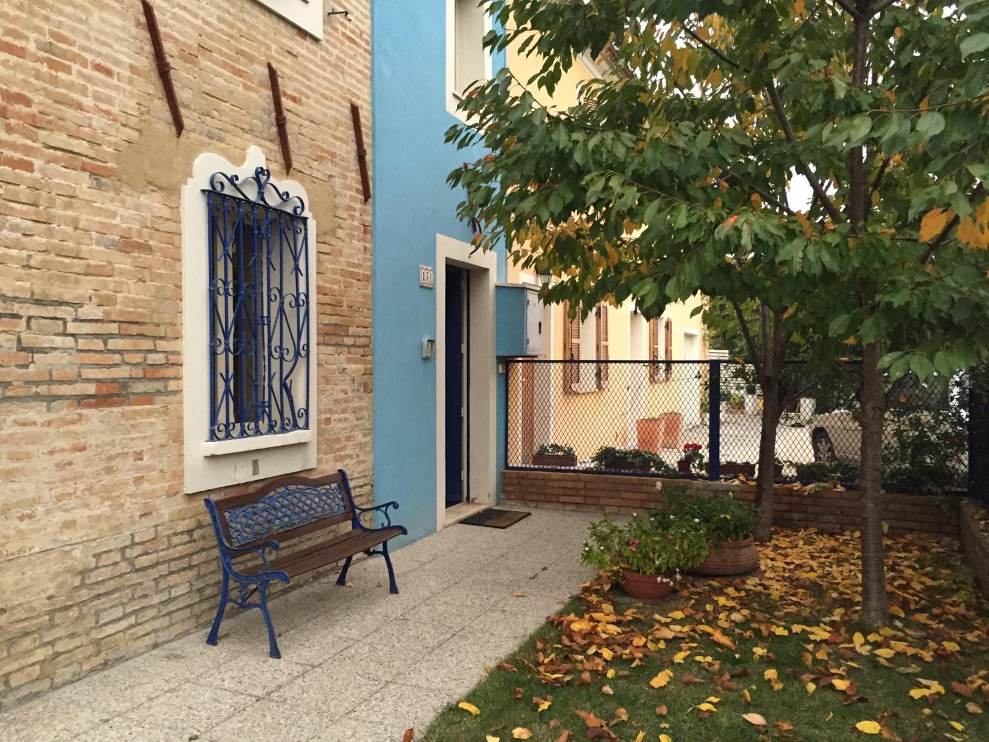 La Casa Della Cicogna Una Casa Al Mare Ideale Anche Per Gli Impegni Di Lavoro O Studio Villa Bellocchi Luaran gambar